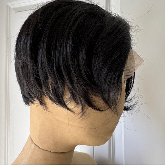 Short Layered Pixie Cut Wig - Picture 3 of 6